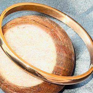 WOMEN'S GOLD STAINLESS STEEL BRACELET